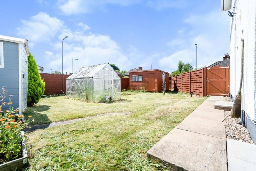 Beautiful 3 Bedroom Home, 10 Minutes Walk To Beach. Клиторпс Экстерьер фото